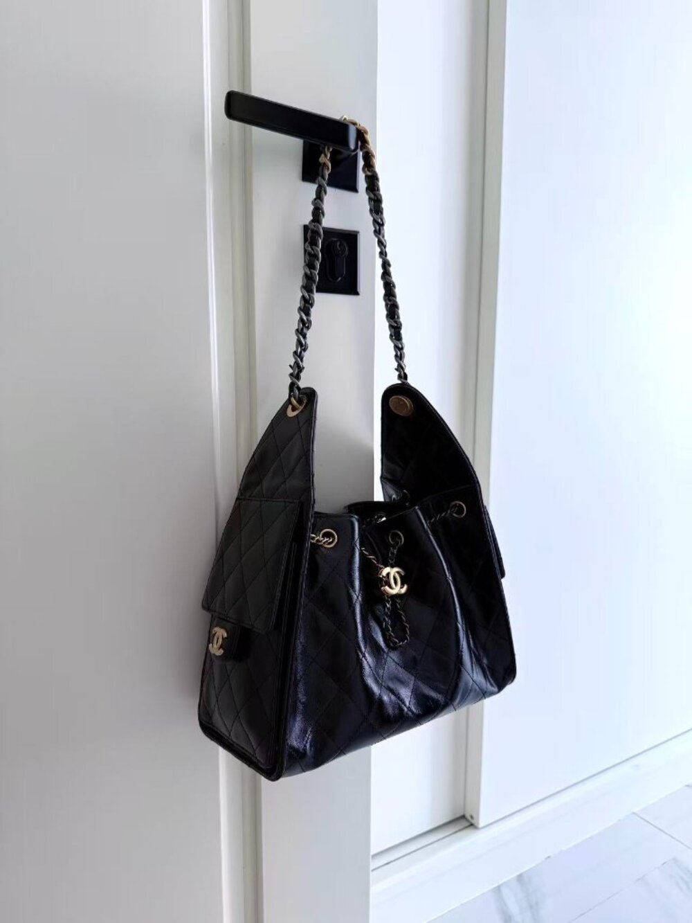 Classic CHANEL   bag: A Stylish and Versatile Choice for Elegance